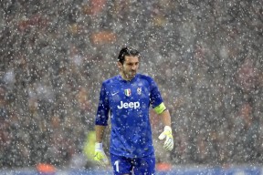 开元官方下载app -字母哥巅峰对决，梅西与70激战MAD分钟，比分优势明显胜负难料！